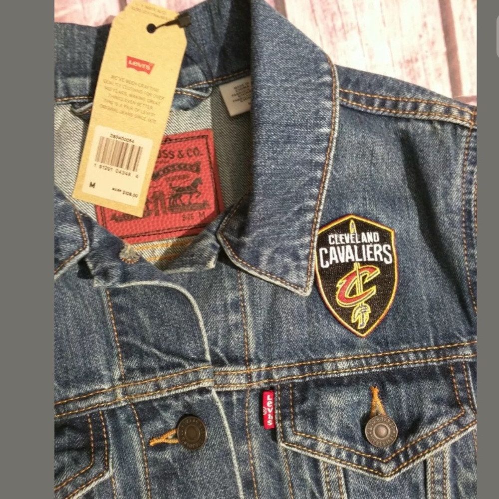LEVI'S Jean Denim Wine Trucker Jacket - Picture 6 of 6